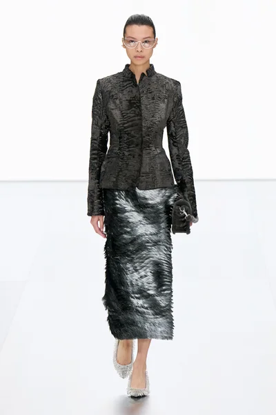 Look 17